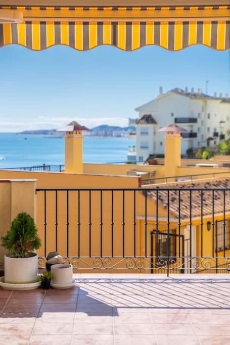 Apartment 2 Bed Apartment, Big Terrace, Pool, Views + Beach! *