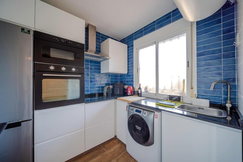 Apartment 2 Bed Apartment, Big Terrace, Pool, Views + Beach!