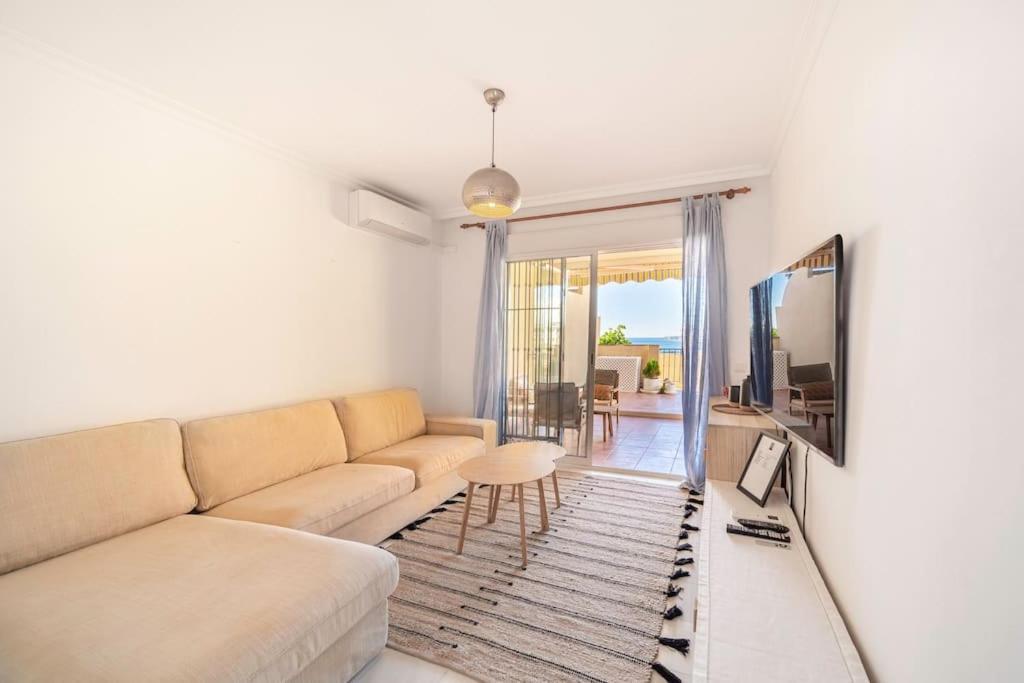 2 Bed Apartment, Big Terrace, Pool, Views + Beach! Apartment Benalmadena