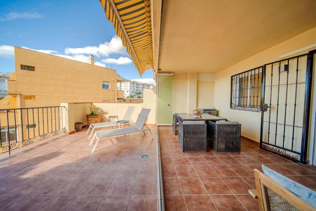 Apartment 2 Bed Apartment, Big Terrace, Pool, Views + Beach!
